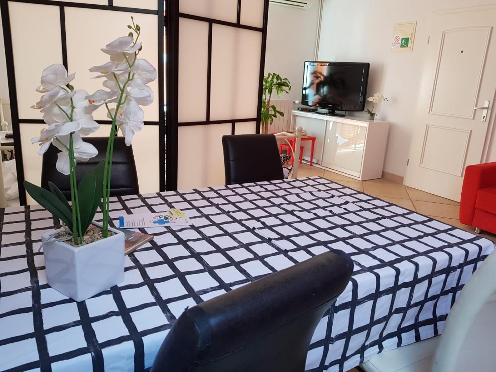 Trbovic Apartments Peaceful Stay With Free Parking, Pet-Friendly, And Bike Storage In אומאג מראה חיצוני תמונה