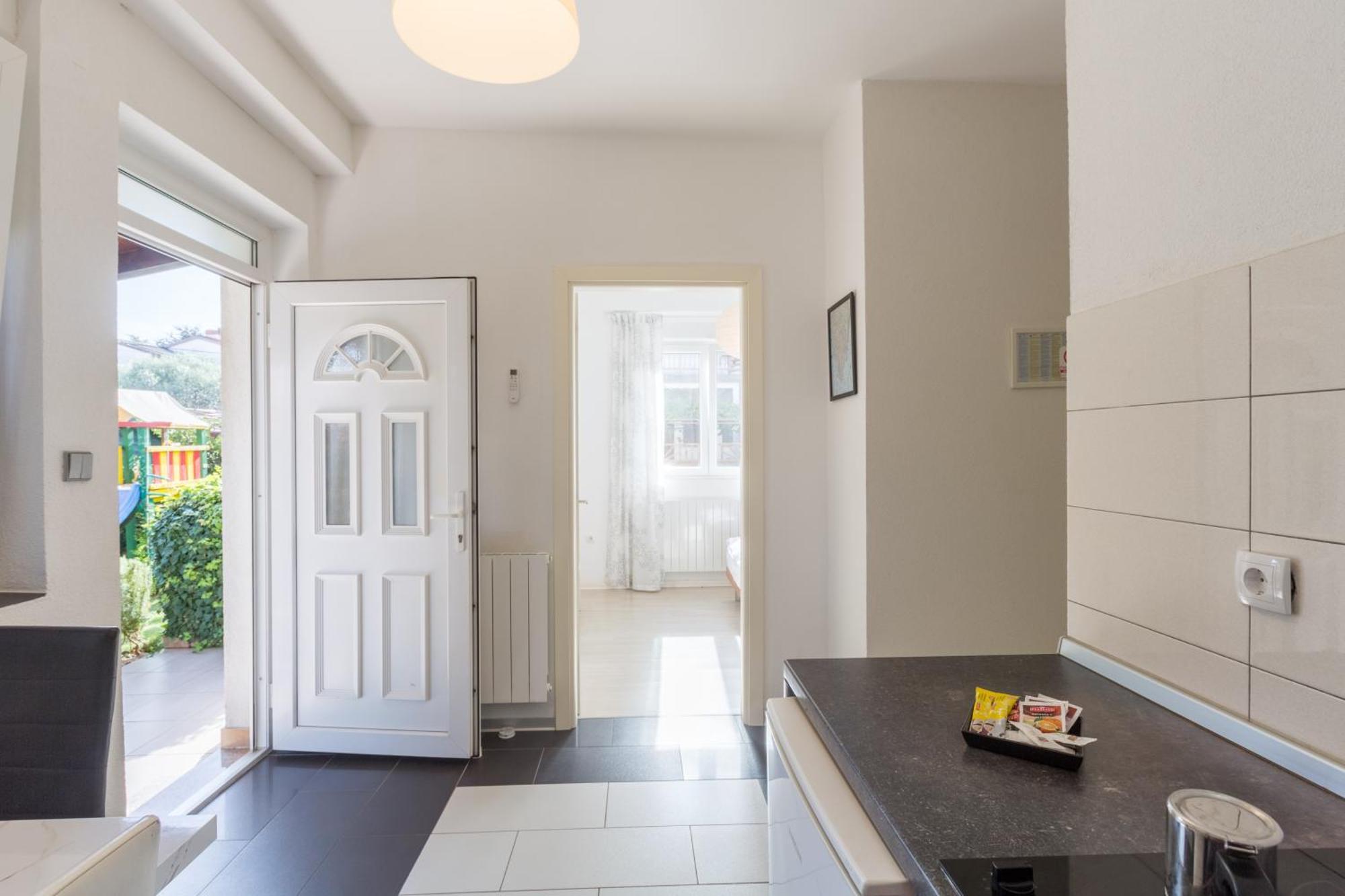 Trbovic Apartments Peaceful Stay With Free Parking, Pet-Friendly, And Bike Storage In אומאג מראה חיצוני תמונה