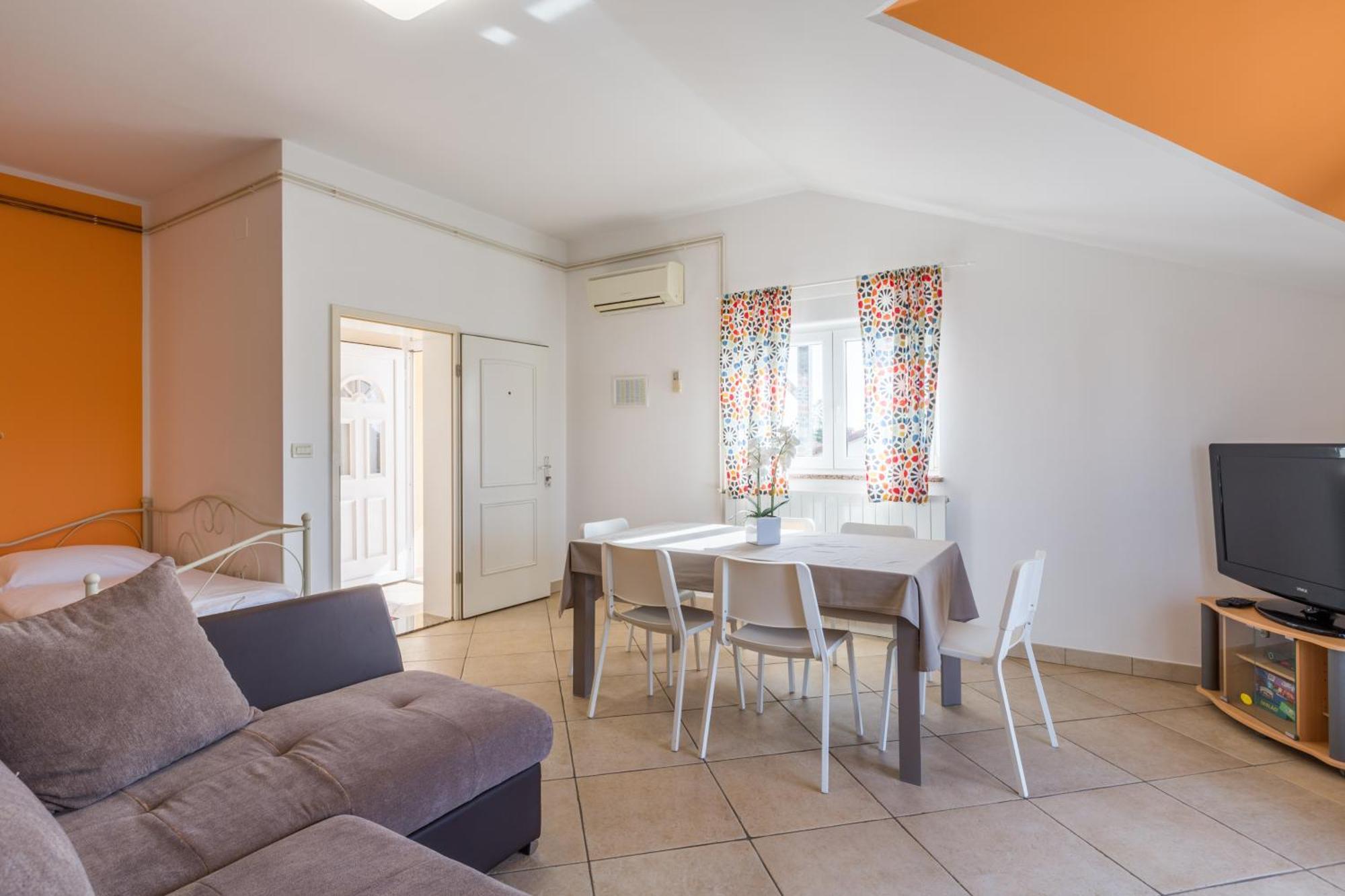 Trbovic Apartments Peaceful Stay With Free Parking, Pet-Friendly, And Bike Storage In אומאג מראה חיצוני תמונה