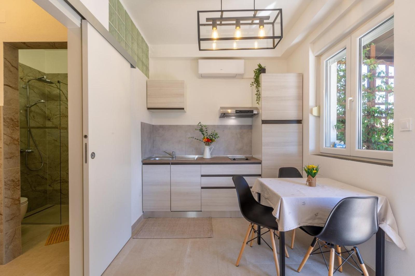 Trbovic Apartments Peaceful Stay With Free Parking, Pet-Friendly, And Bike Storage In אומאג מראה חיצוני תמונה